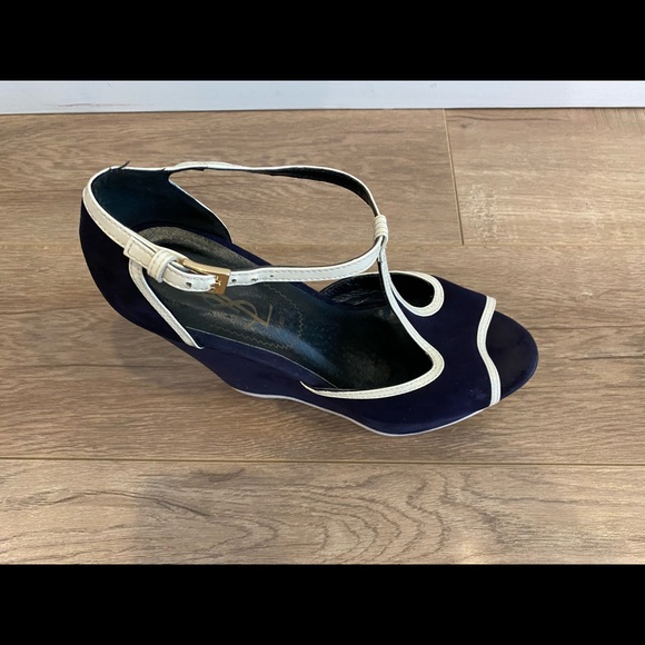 YVES SAINT LAURENT SZ 9.5 NAVY/ PEEP TOE WEDGES - Picture 11 of 14